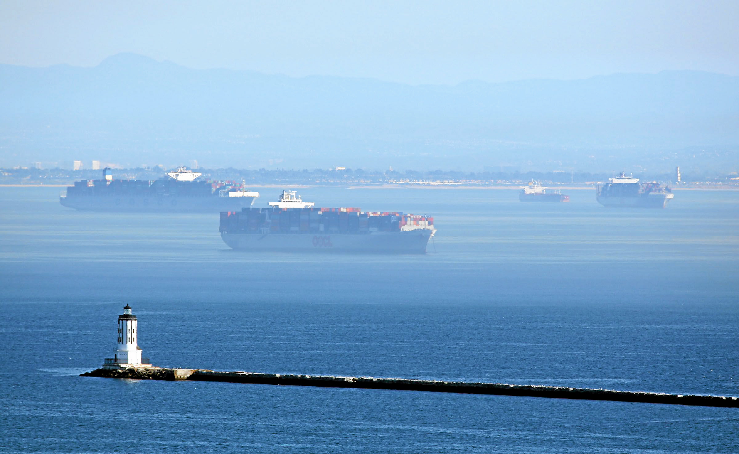 Container ship backlog
