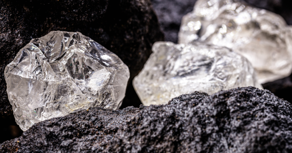 An image showing the crucial commodity lithium. Transparent white rocks.